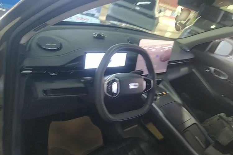 Used Geely Galaxy E5 2026 Model 610km Long-Distance Edition Center Console