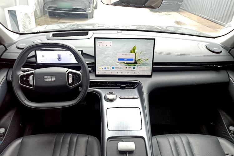Used Geely Galaxy E5 2026 Model 610km Exploration+ Edition Center Console