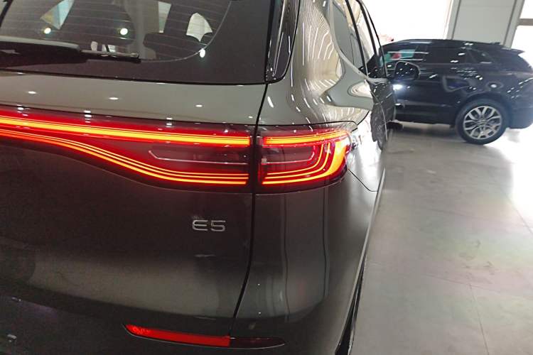 Used Geely Galaxy E5 2026 Model 530km Launch Edition Exterior 3