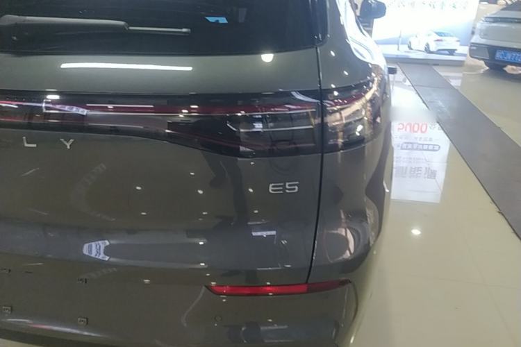 Used Geely Galaxy E5 2026 Model 610km Long-Distance Edition Exterior 3
