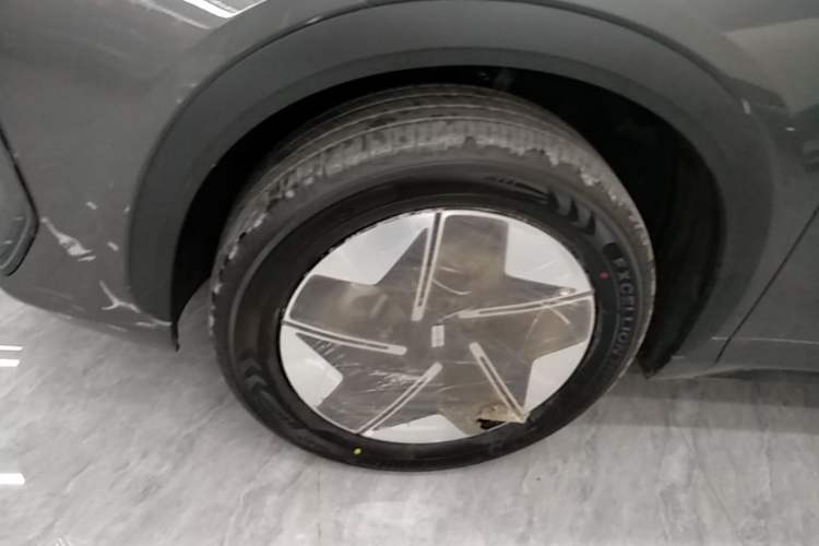 Used Geely Galaxy E5 2026 Model 530km Launch Edition Exterior 4