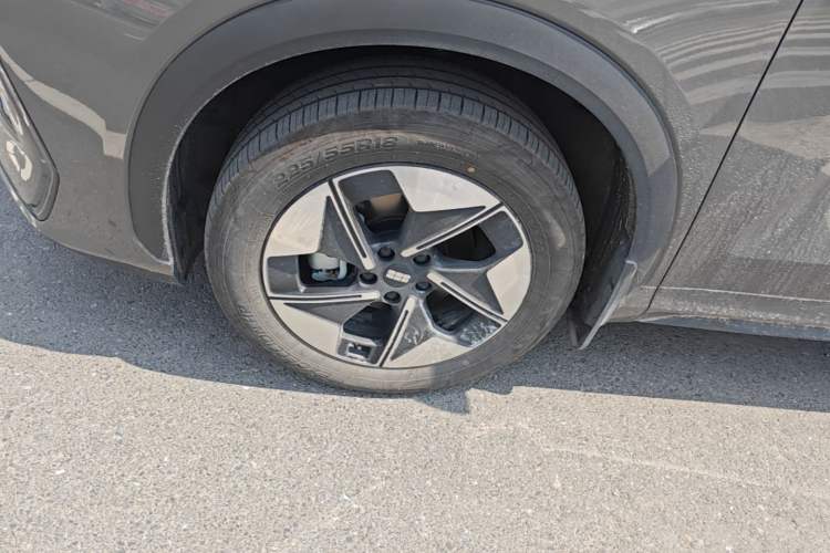 Used Geely Galaxy E5 2026 Model 530km Launch Edition Exterior 4