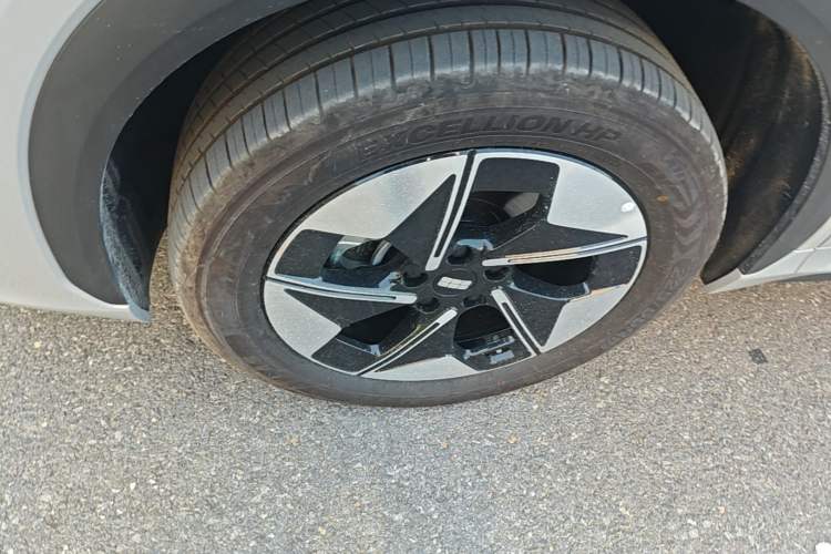 Used Geely Galaxy E5 2026 Model 610km Exploration+ Edition Exterior 4