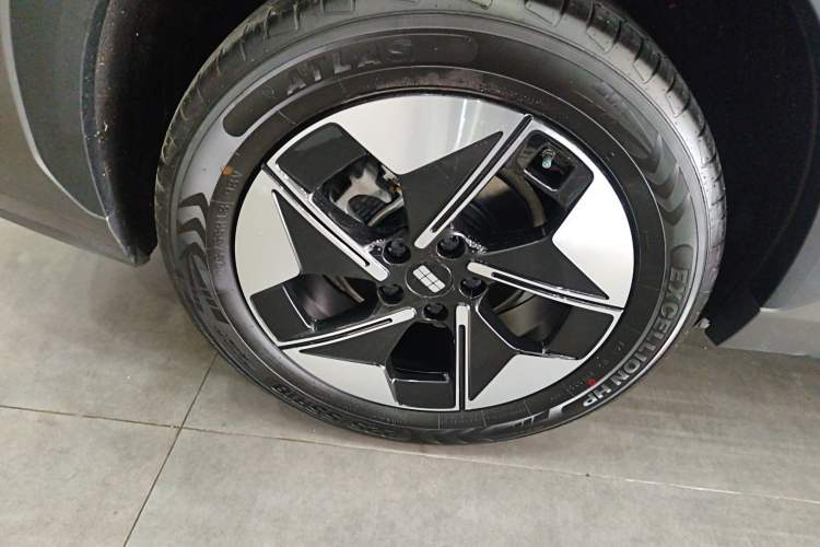 Used Geely Galaxy E5 2026 Model 530km Launch Edition Exterior 5