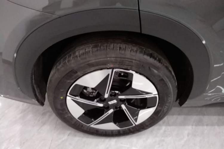 Used Geely Galaxy E5 2026 Model 530km Launch Edition Exterior 5