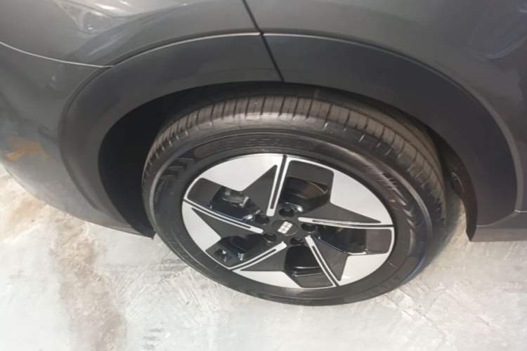 Used Geely Galaxy E5 2026 Model 610km Exploration+ Edition Exterior 5