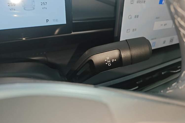 Used Geely Galaxy E5 2026 Model 530km Launch Edition Gear Lever