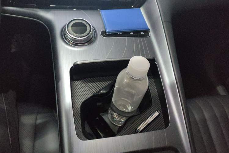 Used Geely Galaxy E5 2026 Model 530km Exploration Edition Gear Lever