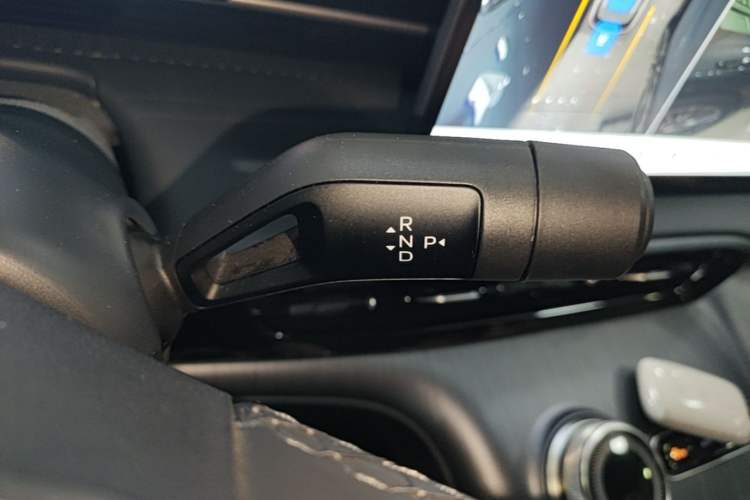 Used Geely Galaxy E5 2026 Model 610km Long-Distance Edition Gear Lever
