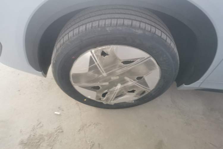 Used Geely Galaxy E5 2026 Model 530km Launch Edition Left Front Wheel Hub