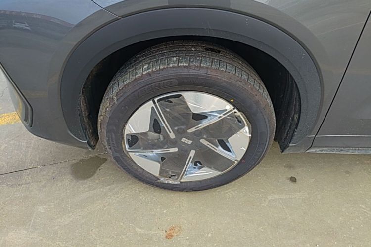 Used Geely Galaxy E5 2026 Model 530km Launch Edition Left Front Wheel Hub