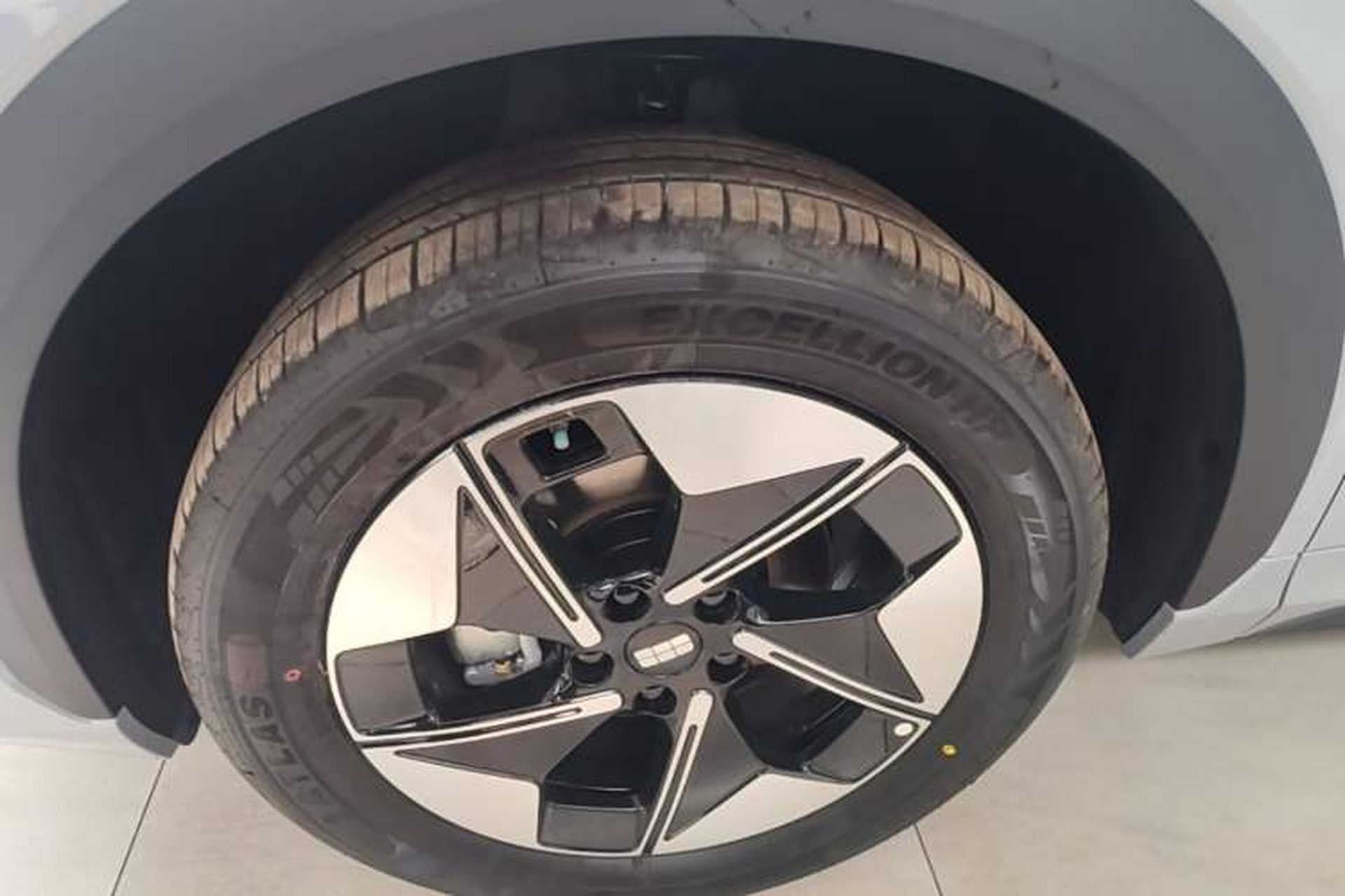 Used Geely Galaxy E5 2026 Model 530km Launch Edition Left Front Wheel Hub