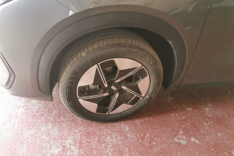 Used Geely Galaxy E5 2026 Model 530km Launch Edition Left Front Wheel Hub