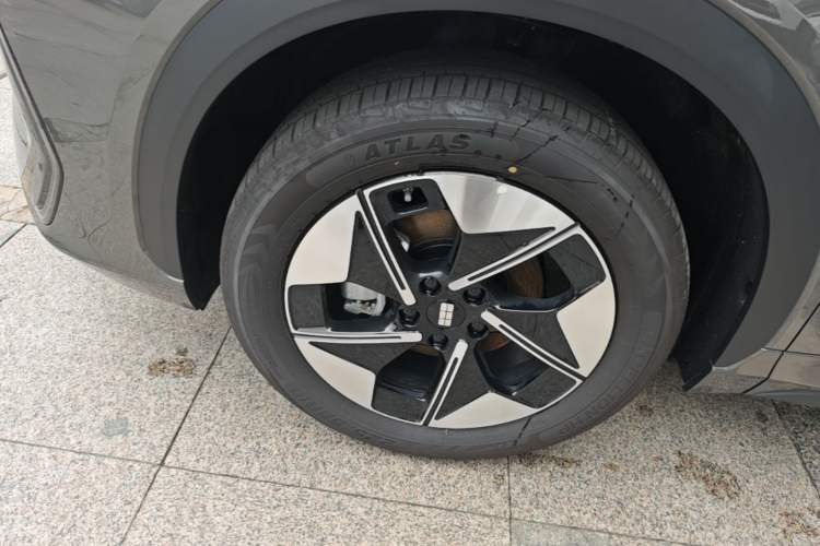 Used Geely Galaxy E5 2026 Model 530km Exploration Edition Left Front Wheel Hub
