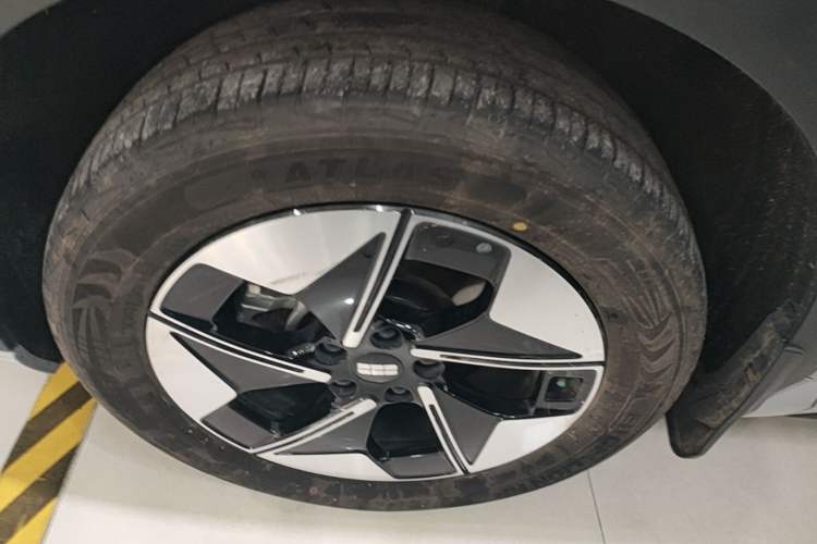 Used Geely Galaxy E5 2026 Model 610km Long-Distance Edition Left Front Wheel Hub