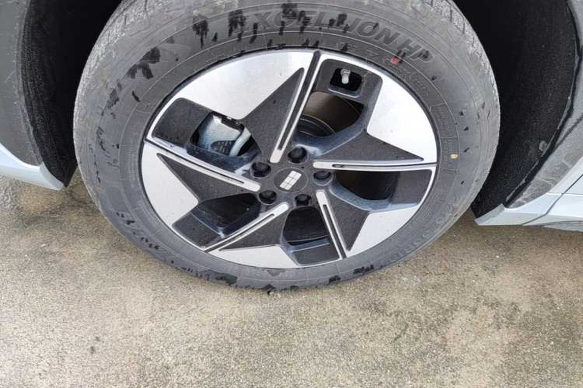 Used Geely Galaxy E5 2026 Model 530km Exploration Edition Left Front Wheel Hub