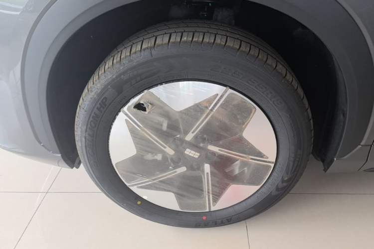 Used Geely Galaxy E5 2026 Model 530km Launch Edition Left Front Wheel Hub