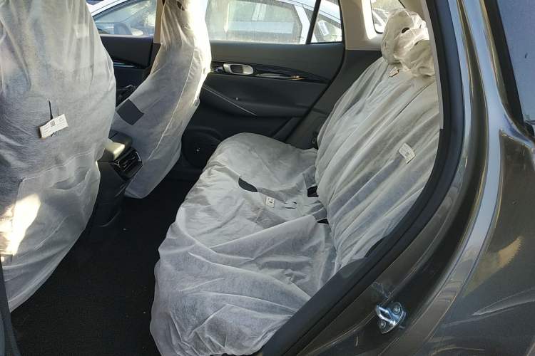 Used Geely Galaxy E5 2026 Model 610km Long-Distance Edition Left Rear Seat