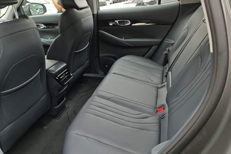 Used Geely Galaxy E5 2026 Model 610km Exploration+ Edition Left Rear Seat