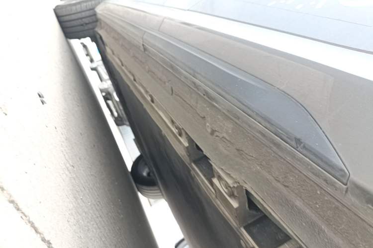 Used Geely Galaxy E5 2026 Model 610km Exploration+ Edition Left Side Sill