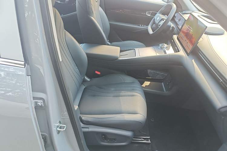 Used Geely Galaxy E5 2026 Model 610km Exploration+ Edition Right Front Seat