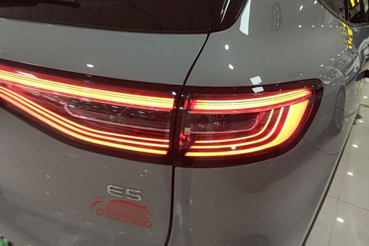 Used Geely Galaxy E5 2026 Model 610km Long-Distance Edition Right Rear Taillight