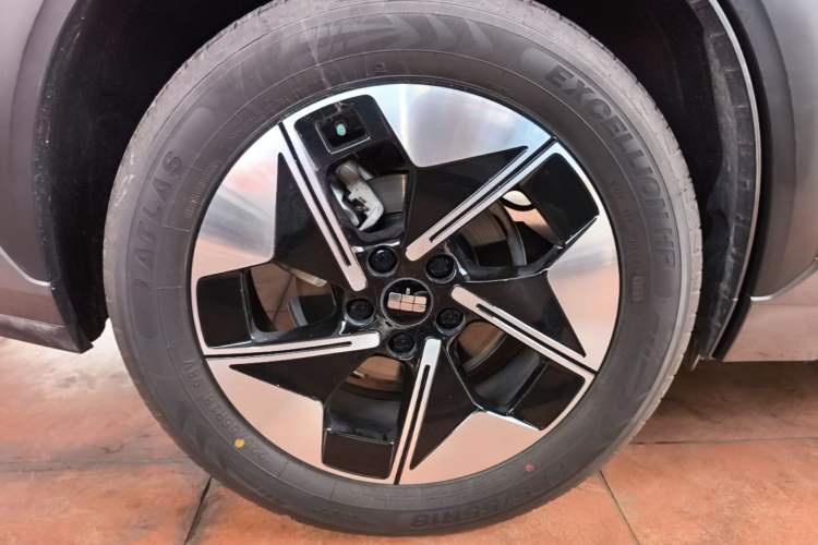 Used Geely Galaxy E5 2026 Model 530km Exploration Edition Right Rear Wheel Hub
