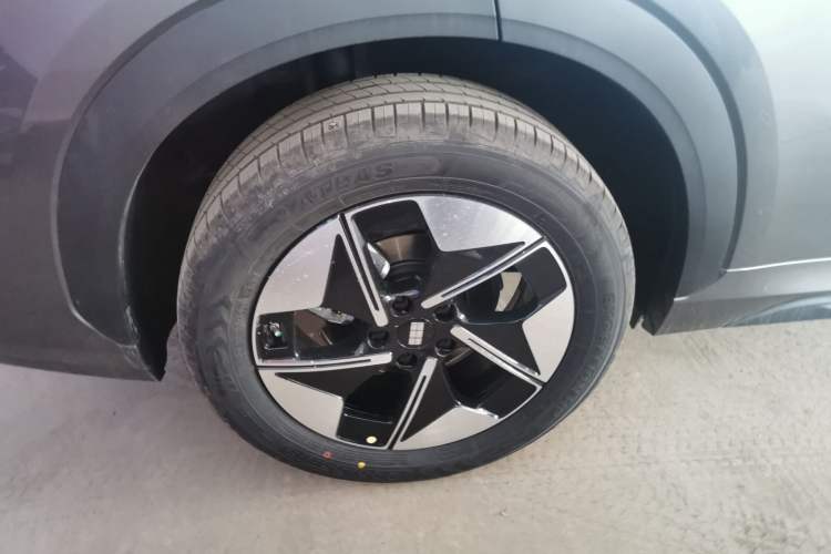 Used Geely Galaxy E5 2026 Model 530km Launch Edition Right Rear Wheel Hub