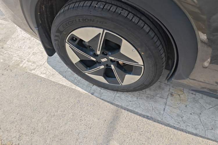 Used Geely Galaxy E5 2026 Model 530km Launch Edition Right Rear Wheel Hub