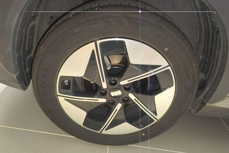 Used Geely Galaxy E5 2026 Model 610km Exploration+ Edition Right Rear Wheel Hub