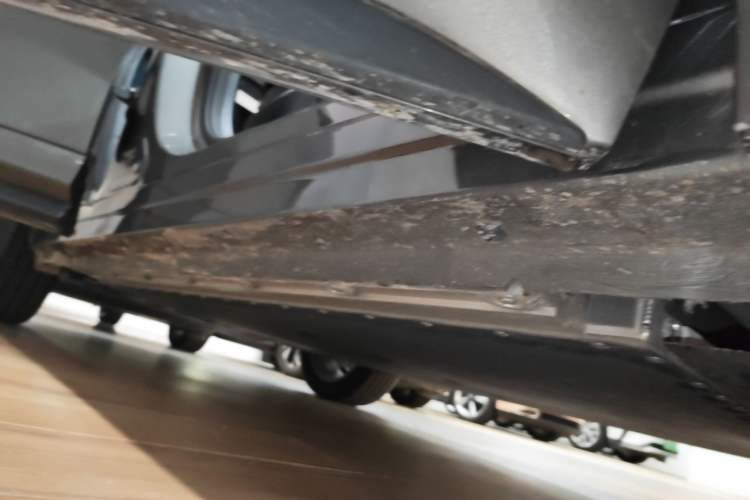 Used Geely Galaxy E5 2026 Model 610km Exploration+ Edition Right Side Sill