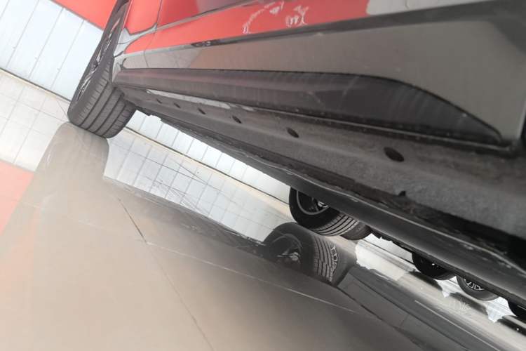 Used Geely Galaxy E5 2026 Model 530km Launch Edition Right Side Sill