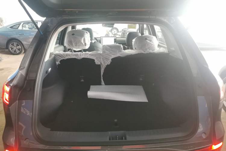 Used Geely Galaxy E5 2026 Model 530km Launch Edition Trunk
