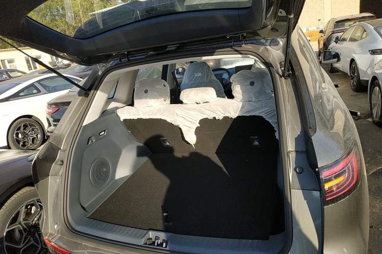 Used Geely Galaxy E5 2026 Model 610km Long-Distance Edition Trunk