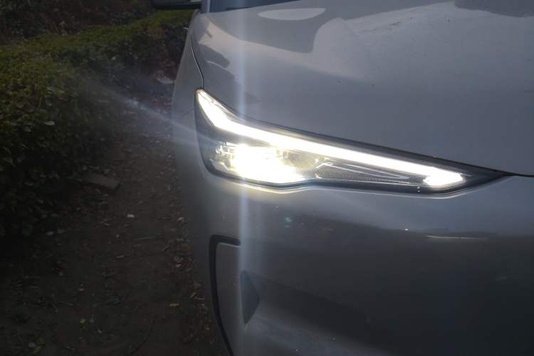 Used Geely Galaxy E5 2026 Model 530km Launch Edition Right Front Headlight