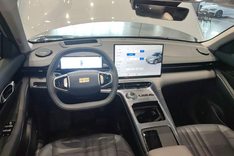 Used Geely Galaxy E5 2026 Model 610km Exploration+ Edition Center Console