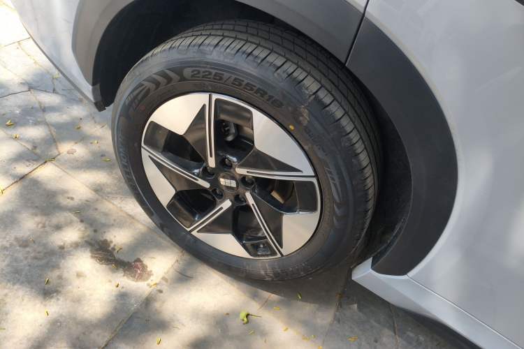 Used Geely Galaxy E5 2026 Model 610km Long-Distance Edition Exterior 2