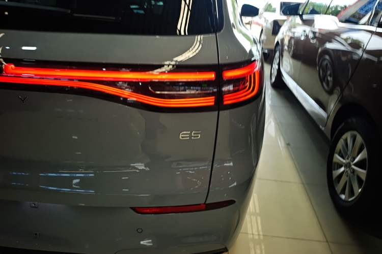 Used Geely Galaxy E5 2026 Model 610km Exploration+ Edition Exterior 3