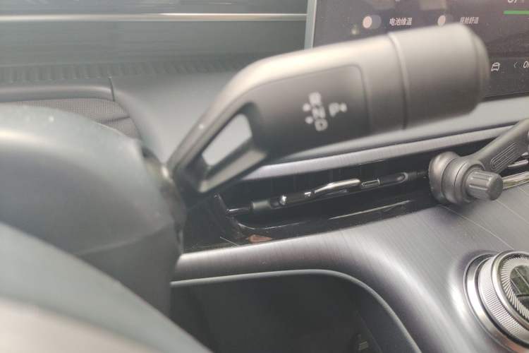 Used Geely Galaxy E5 2026 Model 610km Long-Distance Edition Gear Lever