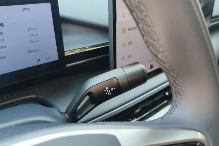 Used Geely Galaxy E5 2026 Model 610km Long-Distance Edition Gear Lever