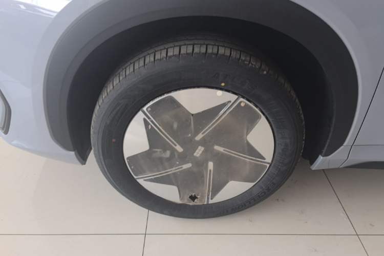 Used Geely Galaxy E5 2026 Model 530km Launch Edition Left Front Wheel Hub