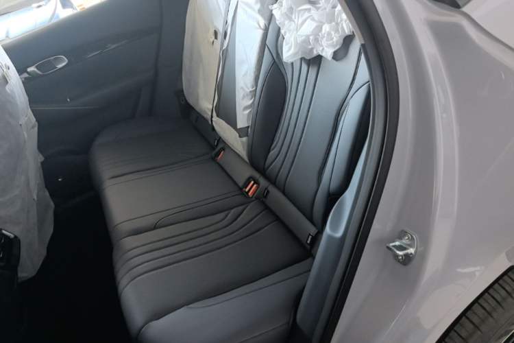 Used Geely Galaxy E5 2026 Model 530km Exploration Edition Left Rear Seat