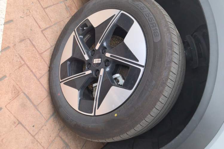 Used Geely Galaxy E5 2026 Model 530km Exploration Edition Right Front Wheel Hub