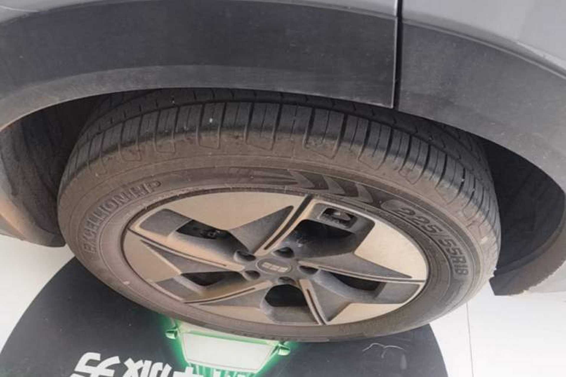 Used Geely Galaxy E5 2026 Model 530km Launch Edition Right Rear Wheel Hub