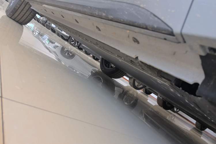 Used Geely Galaxy E5 2026 Model 530km Exploration Edition Right Side Sill