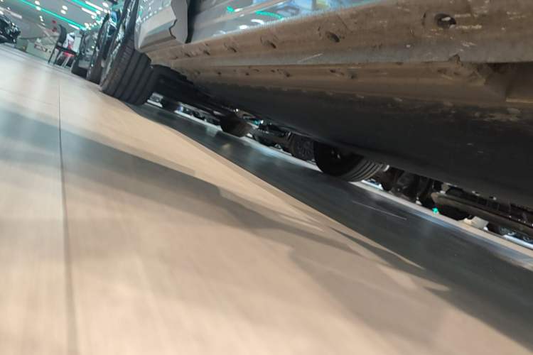 Used Geely Galaxy E5 2026 Model 610km Exploration+ Edition Right Side Sill