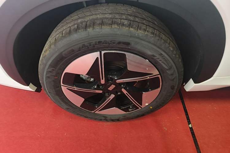 Used Geely Galaxy E5 2026 Model 530km Launch Edition Exterior 5