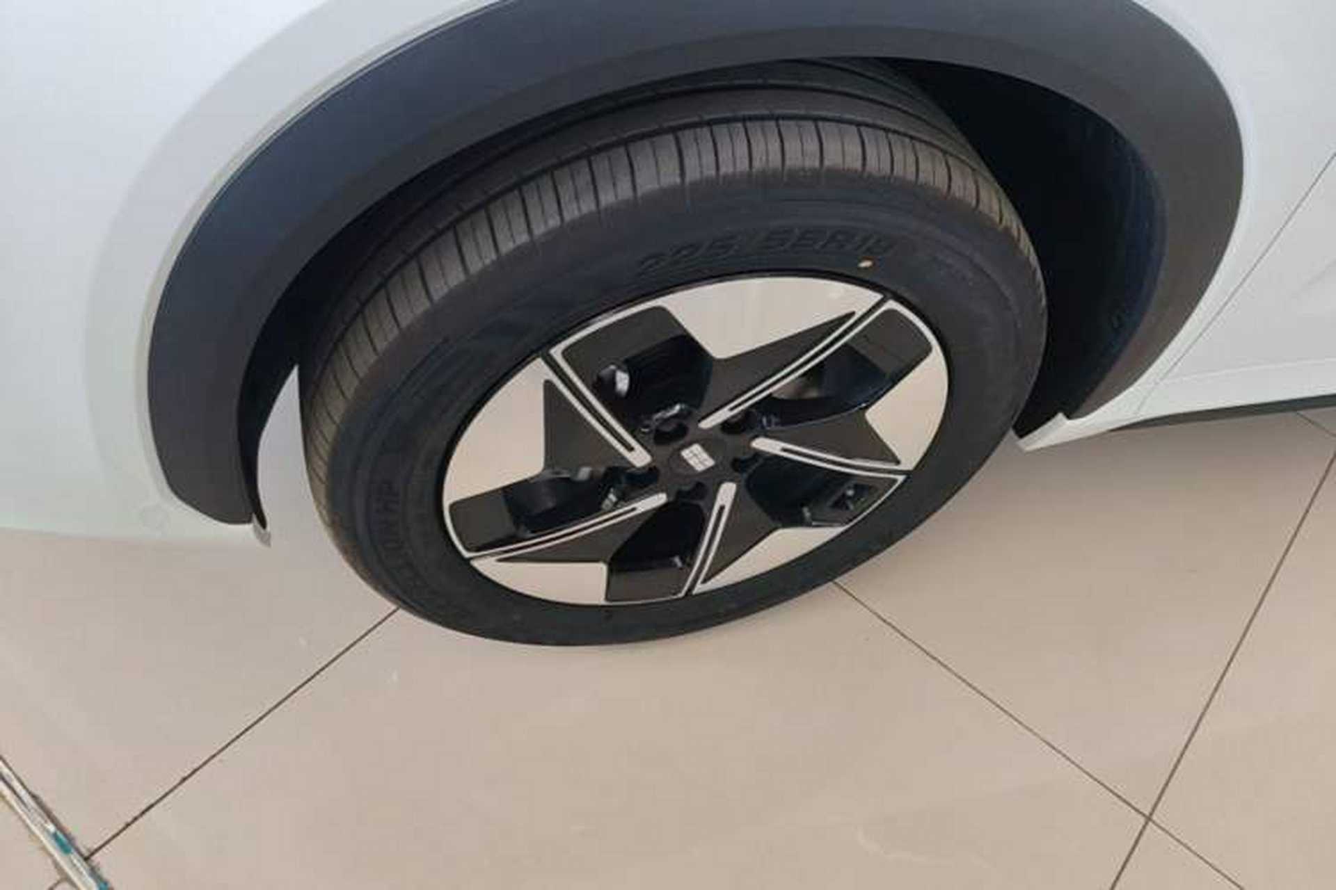 Used Geely Galaxy E5 2026 Model 530km Launch Edition Left Front Wheel Hub