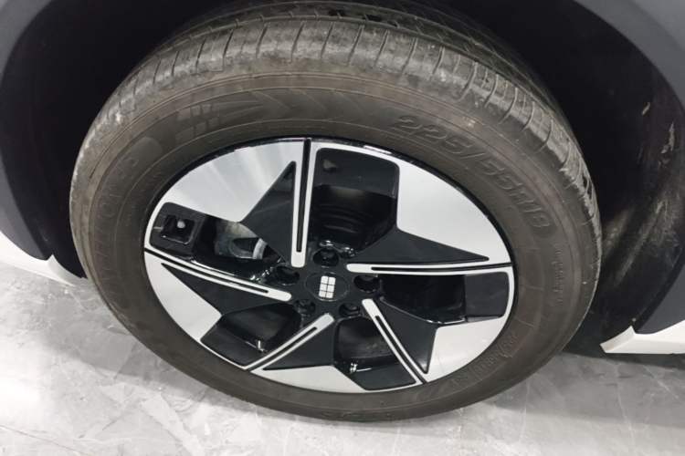 Used Geely Galaxy E5 2026 Model 530km Exploration Edition Left Front Wheel Hub