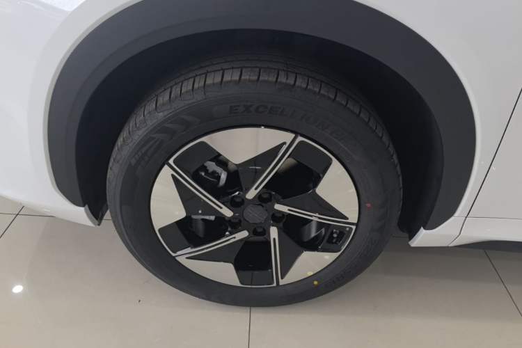 Used Geely Galaxy E5 2026 Model 530km Exploration Edition Left Front Wheel Hub